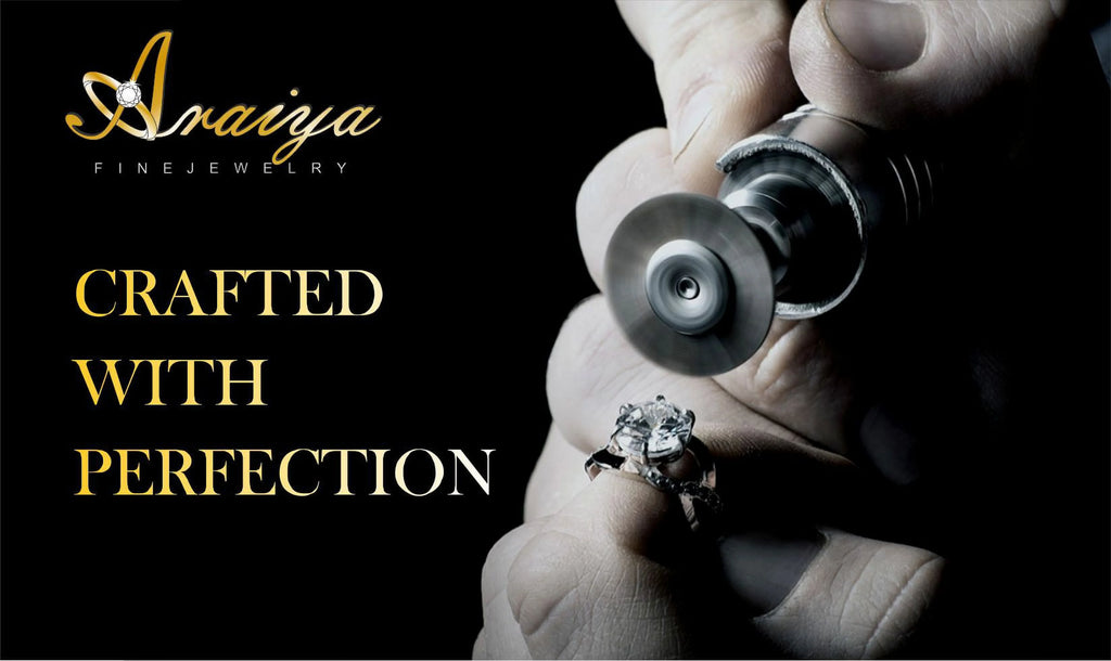 10K White Gold Diamond Halo Engagement Ring Size 5 G921457