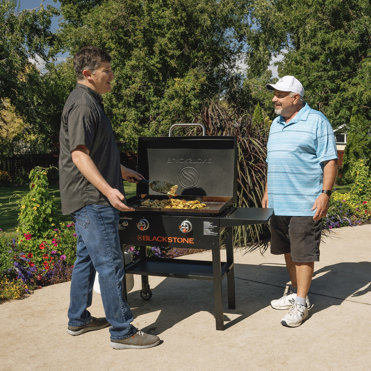 Black 2-Burner 28" Propane Griddle with Hood Z912