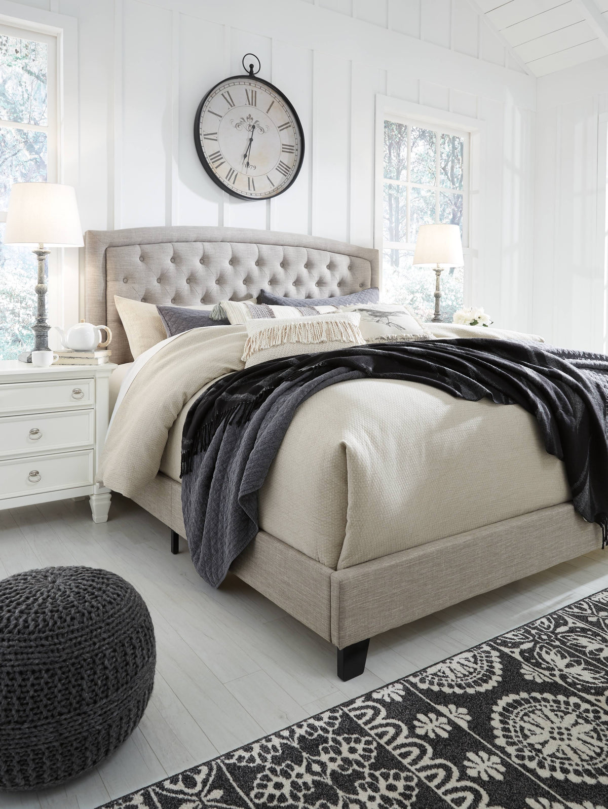 King Upholstered Bed Z35456