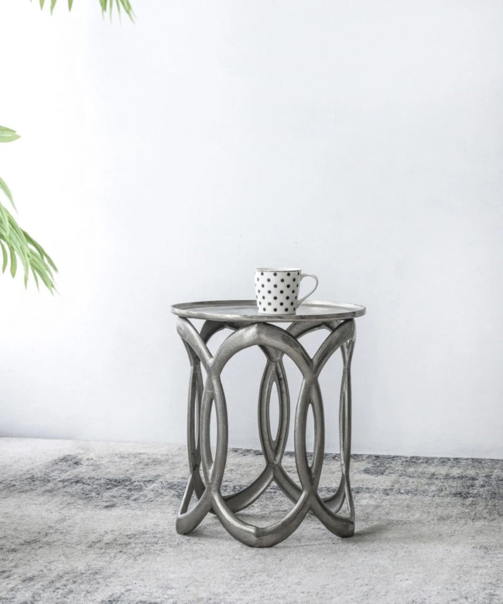 Round Aluminum Nesting Side Tables 2ct X826