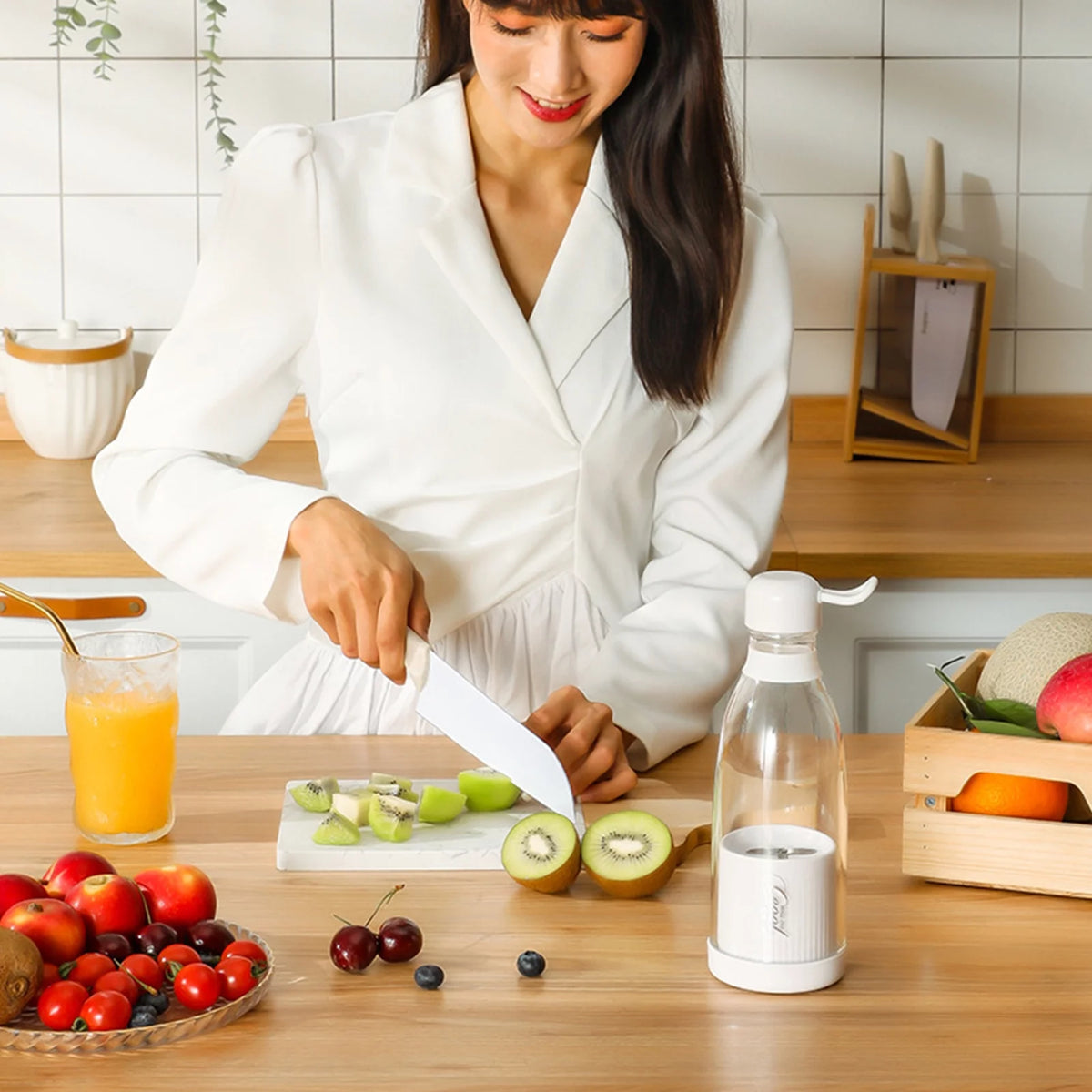 300mL Portable Electric Juicer Cup USB Blender F68075