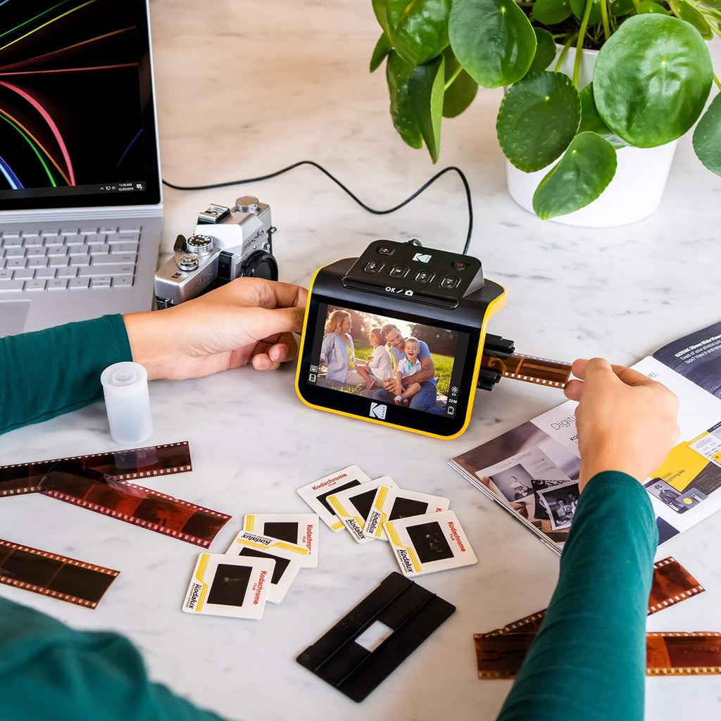 Film and Slide Scanner with 5” LCD Screen F23884
