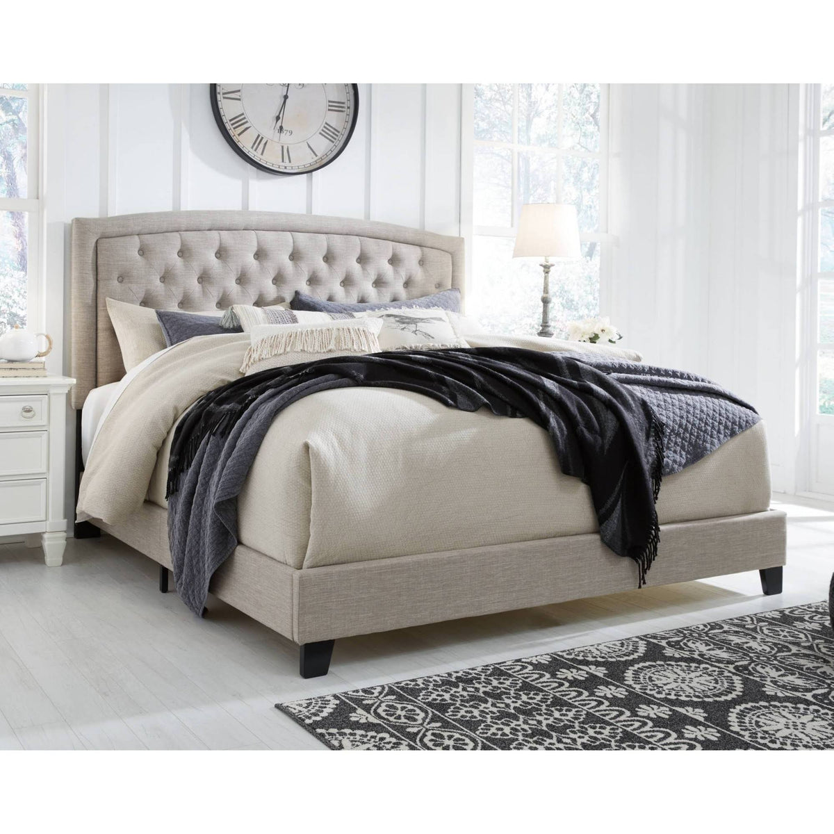 King Upholstered Bed Z35456